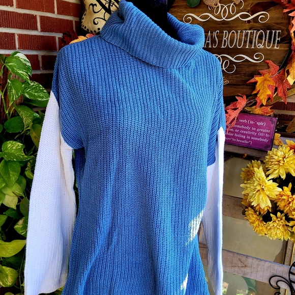 Koinshha Crew Neck Turtleneck Sweater - Picture 3 of 9